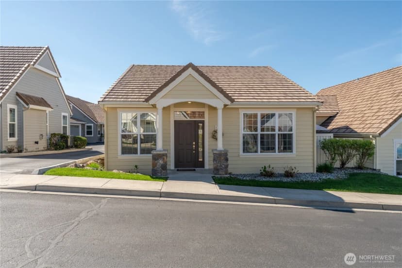Property photo for 1494 Eastmont #56, East Wenatchee