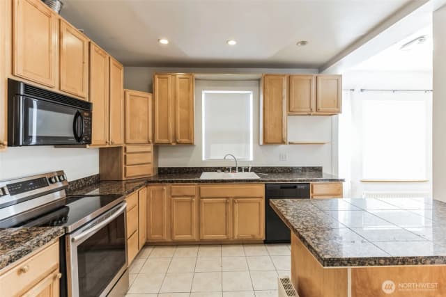 Property photo for 253 Clark Street, Blaine photo 4