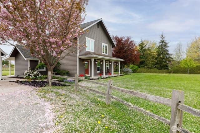 Property photo for 325 W Morris Road, Coupeville photo 2