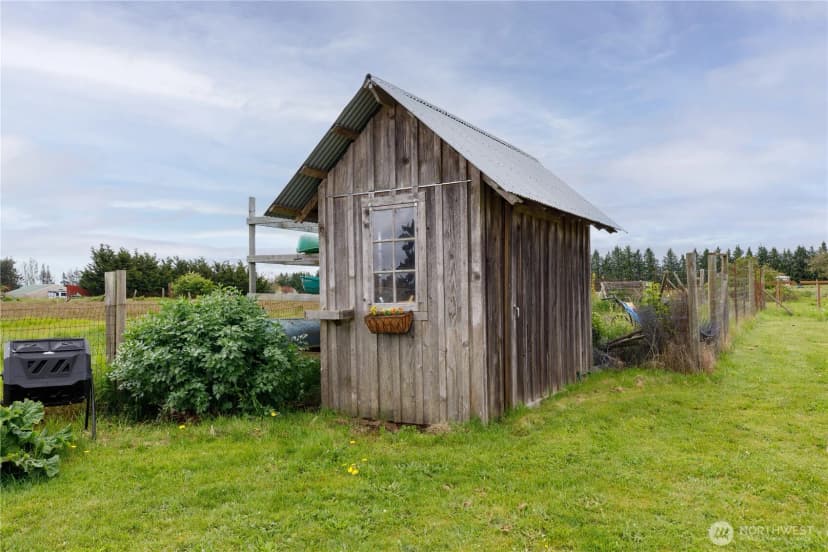 Property photo for 325 W Morris Road, Coupeville photo 29