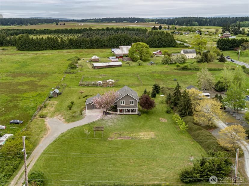Property photo for 325 W Morris Road, Coupeville photo 3