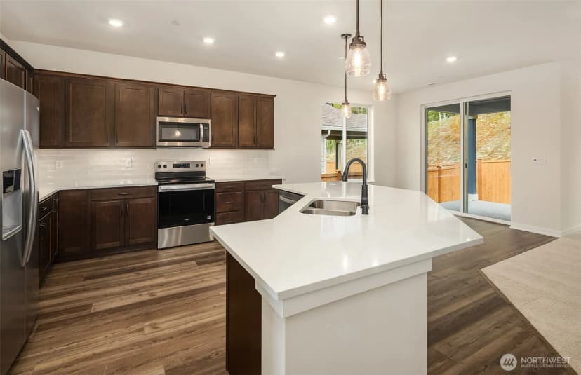 Property photo for 23743 Marinwood Circle Ne #02812, Kingston photo 6