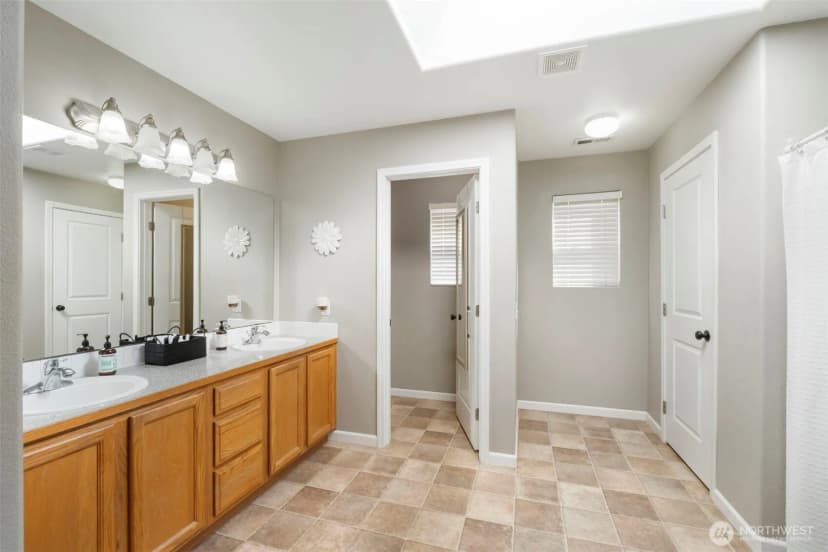 Property photo for 13704 117th Avenue E, Puyallup photo 28