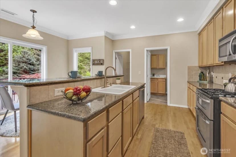 Property photo for 19017 5th Street E, Lake Tapps photo 9