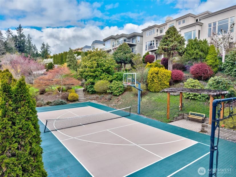 Property photo for 5511 154th Avenue Se, Bellevue photo 32