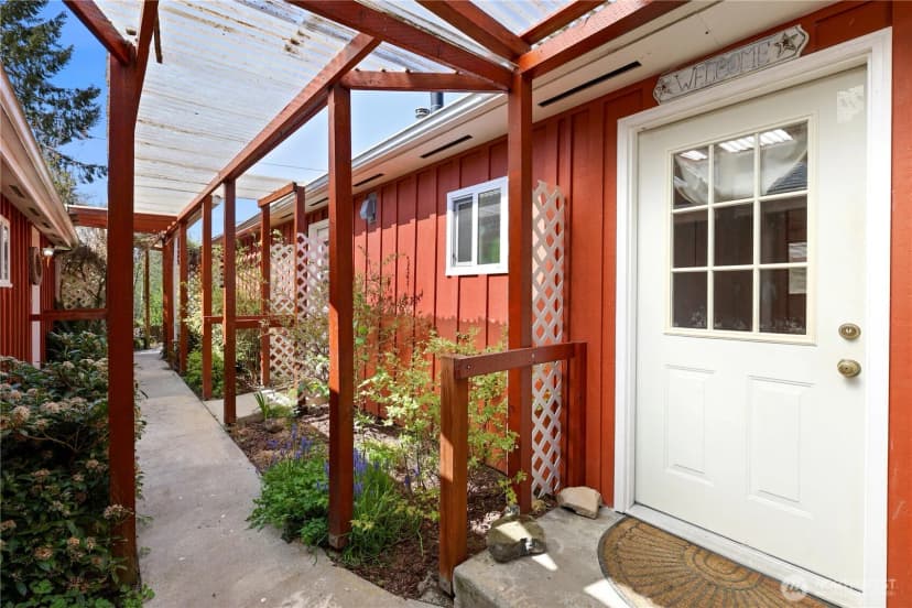Property photo for 12424 506th Street E, Eatonville photo 25