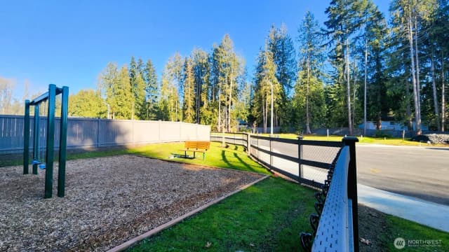 Property photo for 19116 Meridian Drive Se #cw 02, Bothell photo 4