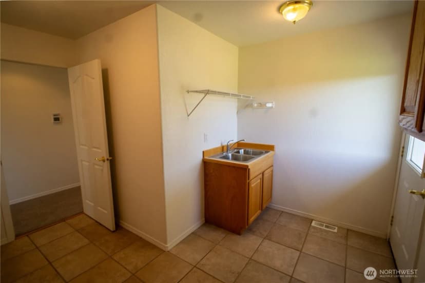 Property photo for 61 Stacey Court, Sequim photo 31