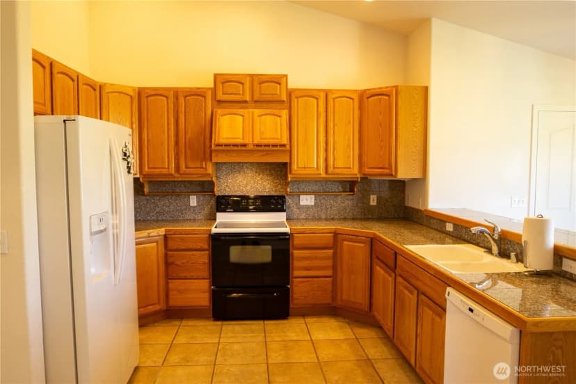 Property photo for 61 Stacey Court, Sequim photo 16