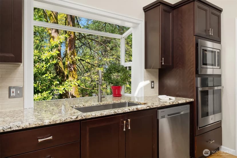 Property photo for 9360 Se 68th, Mercer Island photo 11