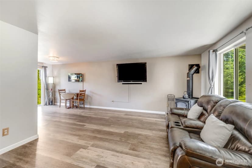 Property photo for 35315 78th Avenue E, Eatonville photo 9