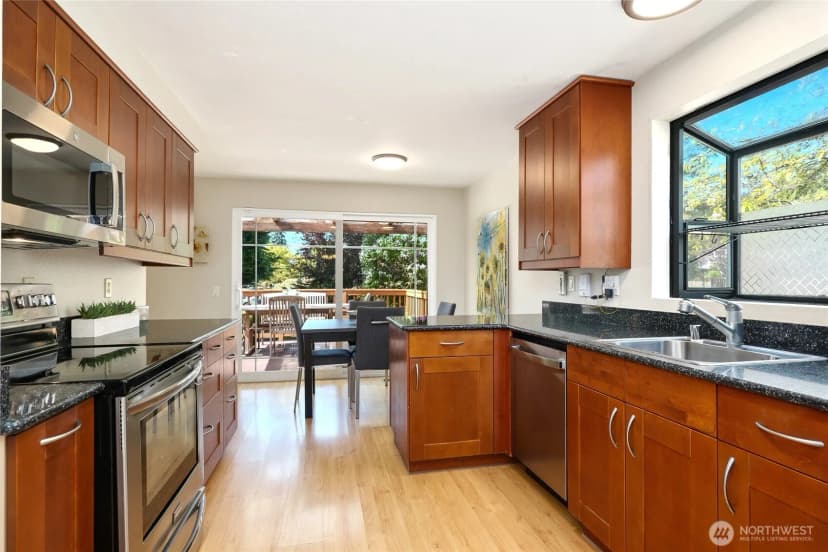 Property photo for 9303 Ne 135th Lane, Kirkland photo 7