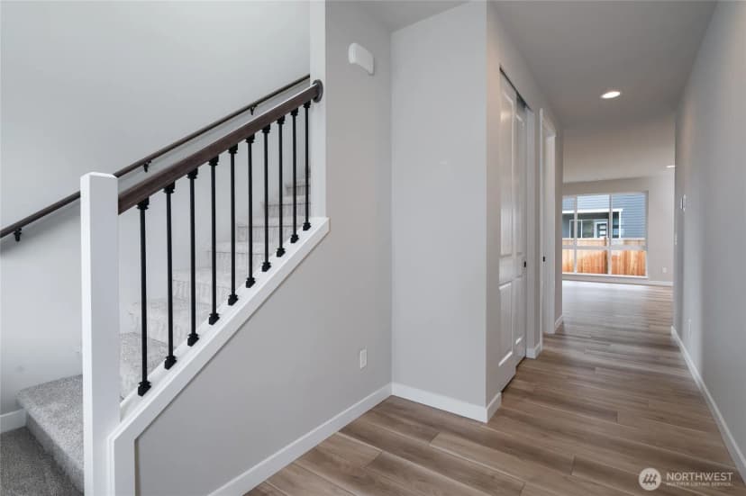 Property photo for 12161 Sw 24th Avenue, Oak Harbor photo 12
