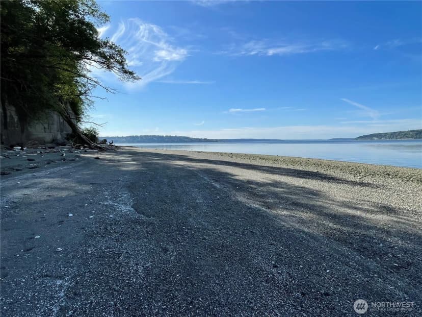 Property photo for 11 C Tax Id: 00466300001100, Hat Island photo 2