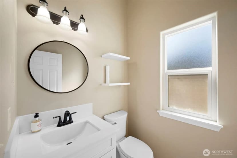 Property photo for 19312 76th Place Ne, Kenmore photo 11