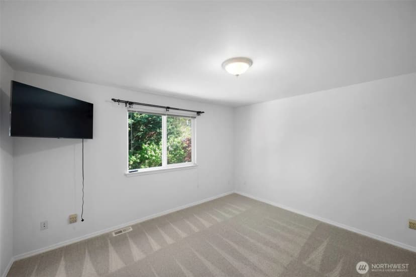 Property photo for 19312 76th Place Ne, Kenmore photo 15