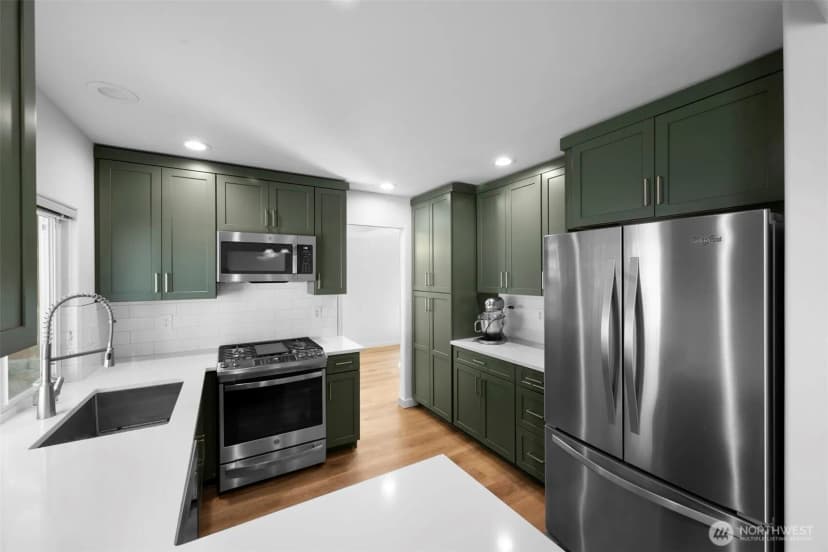 Property photo for 19312 76th Place Ne, Kenmore photo 37