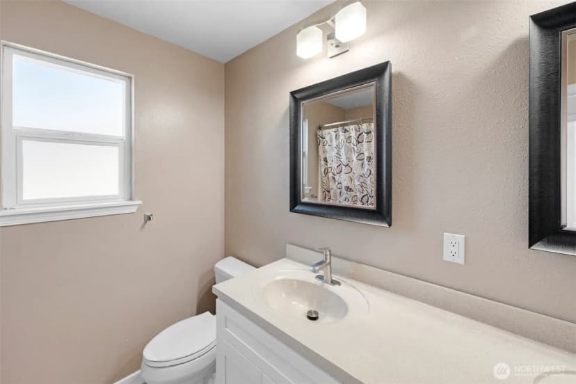 Property photo for 19312 76th Place Ne, Kenmore photo 21