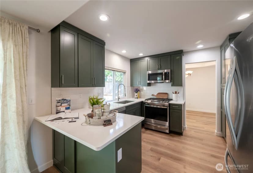 Property photo for 19312 76th Place Ne, Kenmore photo 8