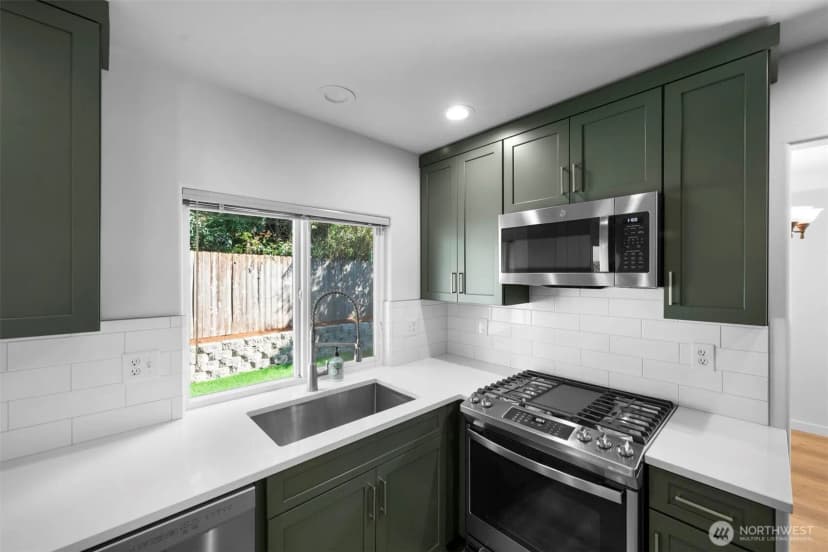 Property photo for 19312 76th Place Ne, Kenmore photo 35