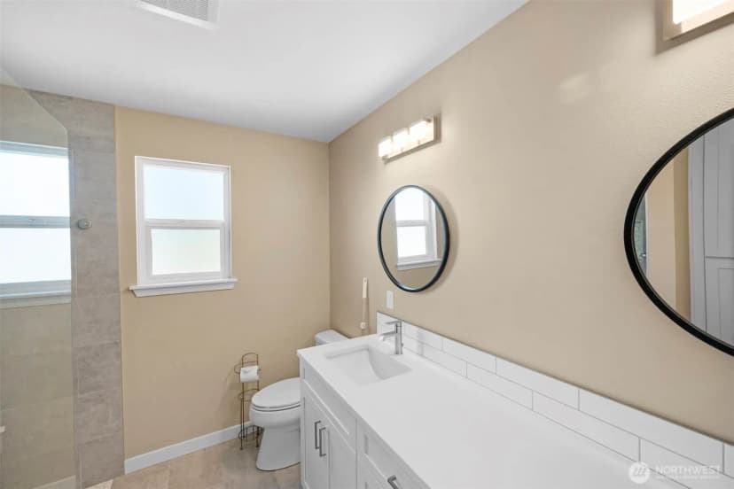 Property photo for 19312 76th Place Ne, Kenmore photo 16