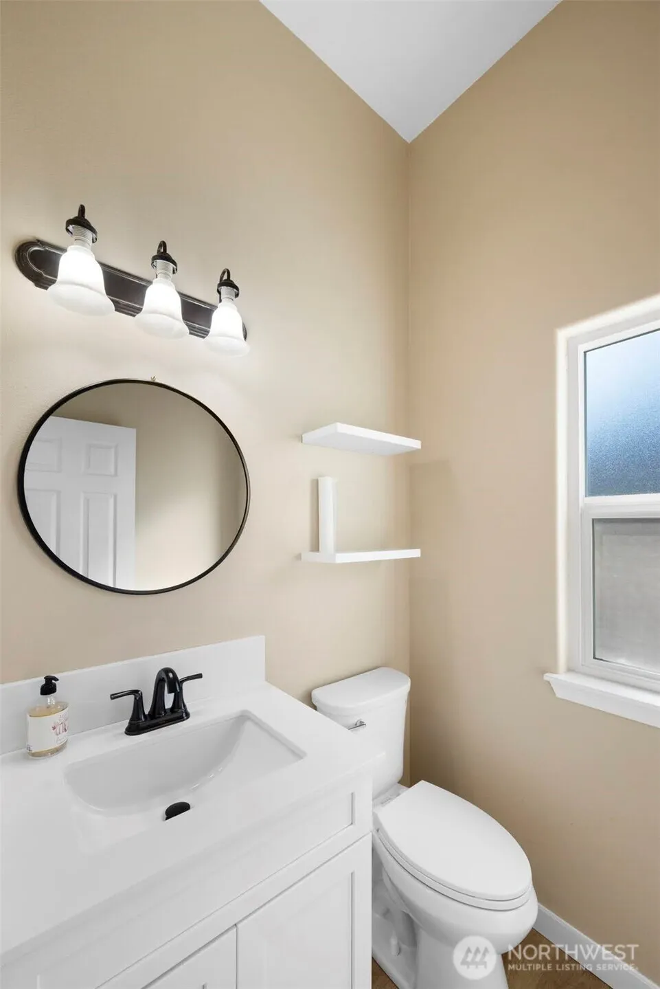 Property photo for 19312 76th Place Ne, Kenmore photo 12