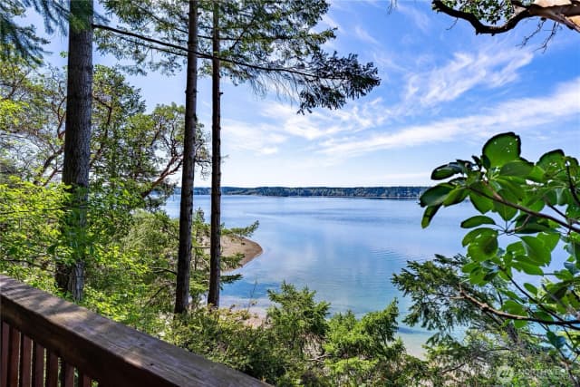 Property photo for 416 W Herron Boulevard Nw, Lakebay photo 3