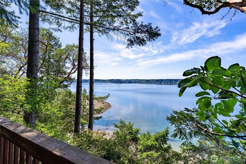 Property photo for 416 W Herron Boulevard Nw, Lakebay photo 3