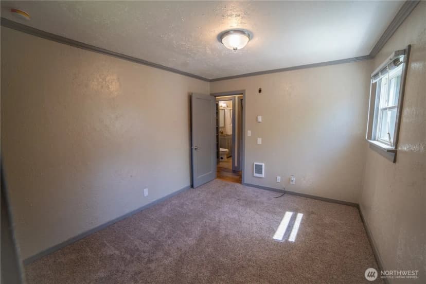 Property photo for 914 Puget Street Ne, Olympia photo 10