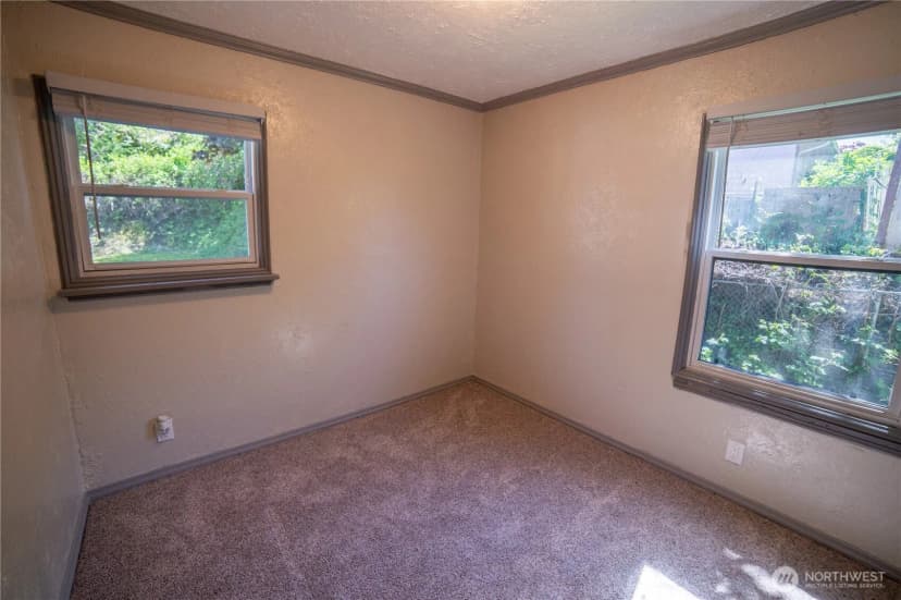 Property photo for 914 Puget Street Ne, Olympia photo 11