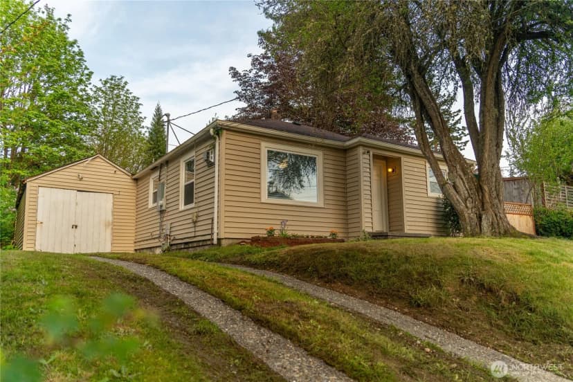 Property photo for 914 Puget Street Ne, Olympia photo 3