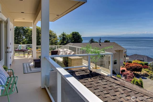 Property photo for 10123 Marine View Drive, Mukilteo photo 4