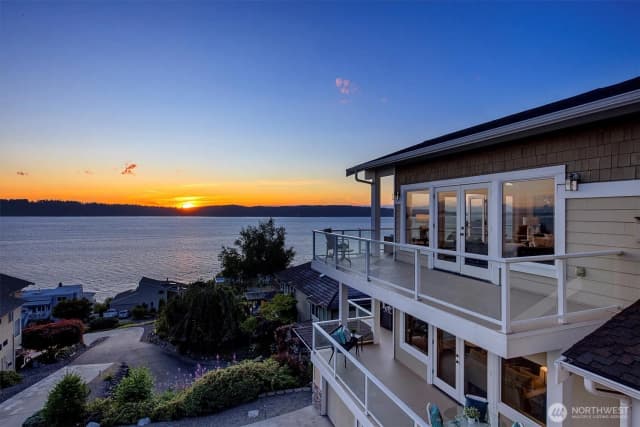 Property photo for 10123 Marine View Drive, Mukilteo