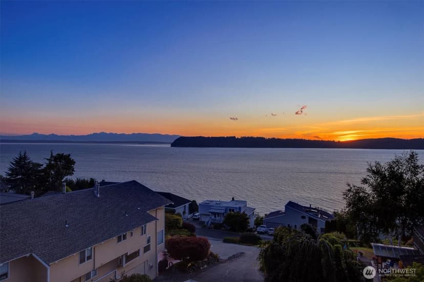 Property photo for 10123 Marine View Drive, Mukilteo photo 37