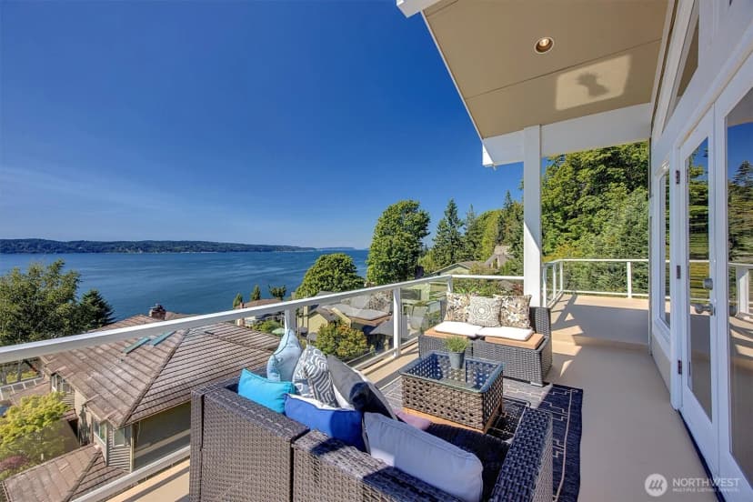 Property photo for 10123 Marine View Drive, Mukilteo photo 6