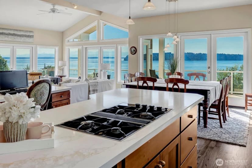 Property photo for 10123 Marine View Drive, Mukilteo photo 23
