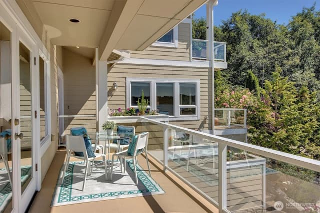 Property photo for 10123 Marine View Drive, Mukilteo photo 5