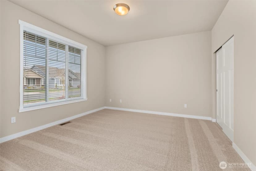 Property photo for 9621 7th Avenue Se, Lacey photo 7