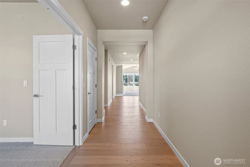 Property photo for 9621 7th Avenue Se, Lacey photo 4