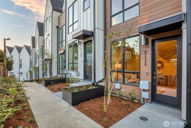 Property photo for 9752 A Holman Road Nw, Seattle photo 2