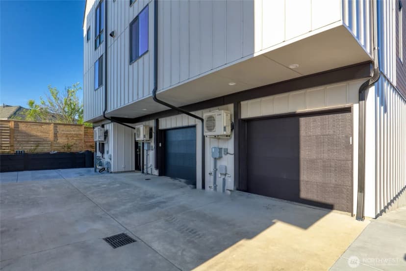Property photo for 9752 A Holman Road Nw, Seattle photo 3