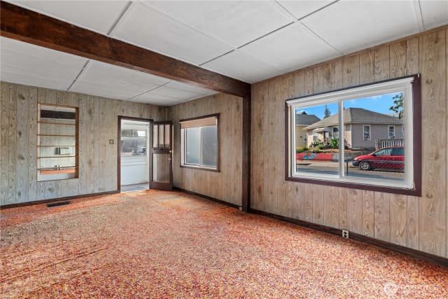 Property photo for 415 Walker St, Wenatchee photo 2