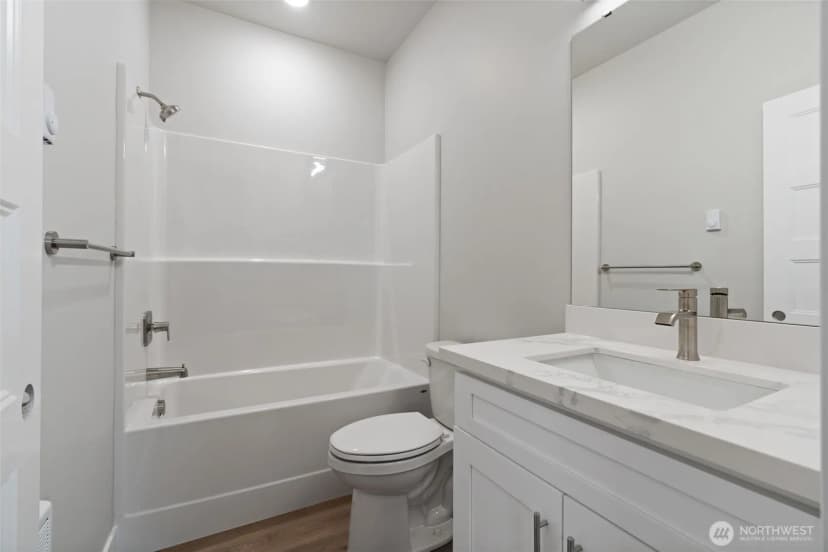 Property photo for 510 Cedar Street, Toledo photo 12