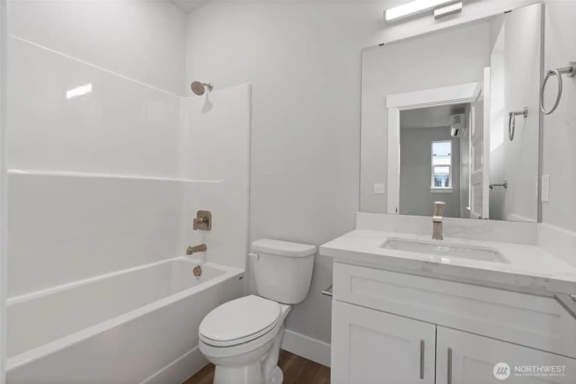 Property photo for 510 Cedar Street, Toledo photo 15