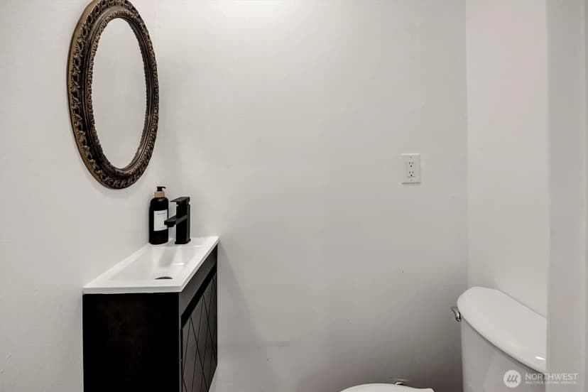 Property photo for 9512 220th Street Sw, Edmonds photo 15