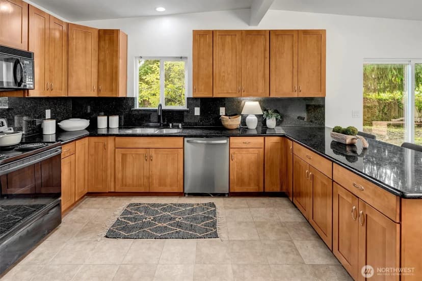 Property photo for 9512 220th Street Sw, Edmonds photo 12