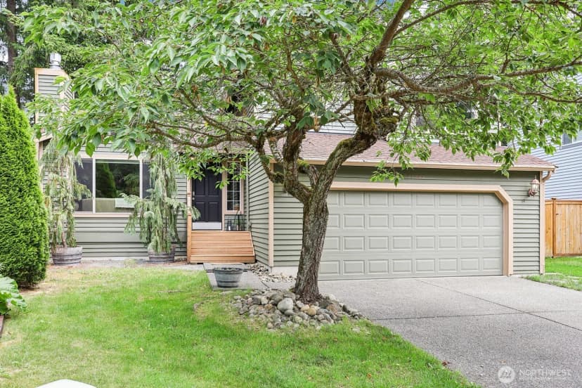Property photo for 27342 227th Place Se, Maple Valley photo 2