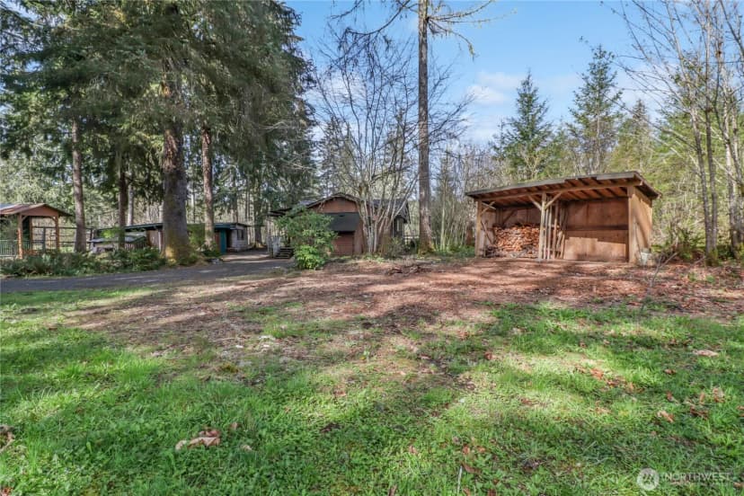 Property photo for 21 W River Drive W, Elma photo 38