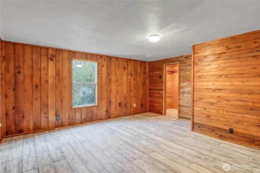 Property photo for 21 W River Drive W, Elma photo 16