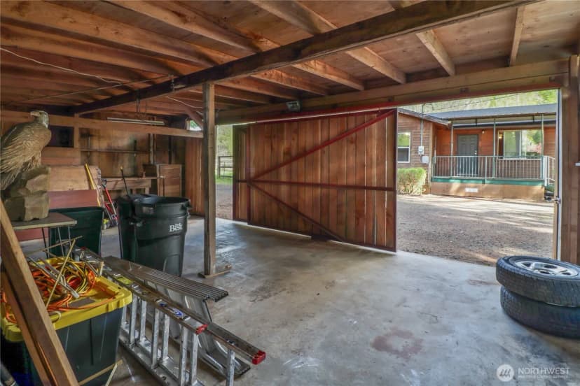 Property photo for 21 W River Drive W, Elma photo 32